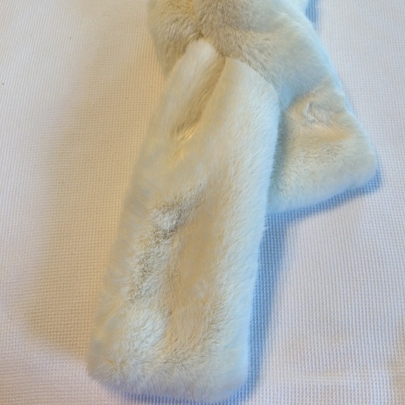 Faux Fur Neck Wrap Light Beige New - Picture 6 of 7